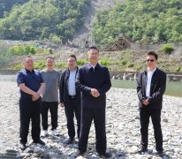 县常委会滕远东率队正在修齐镇五彩山庄调研城